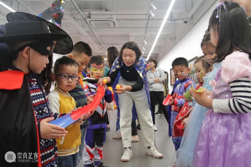 Trick or Treat 黎岸创艺之万圣节精彩回顾 美博艺术中心 万圣节 黎岸 小孩 鬼怪 逐家 糖果 群众 之中 人类 Halloween 崇真艺客